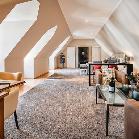 Residenz Weingut Schloss Reinhartshausen Bed and Breakfast Eltville am Rhein Buitenkant foto