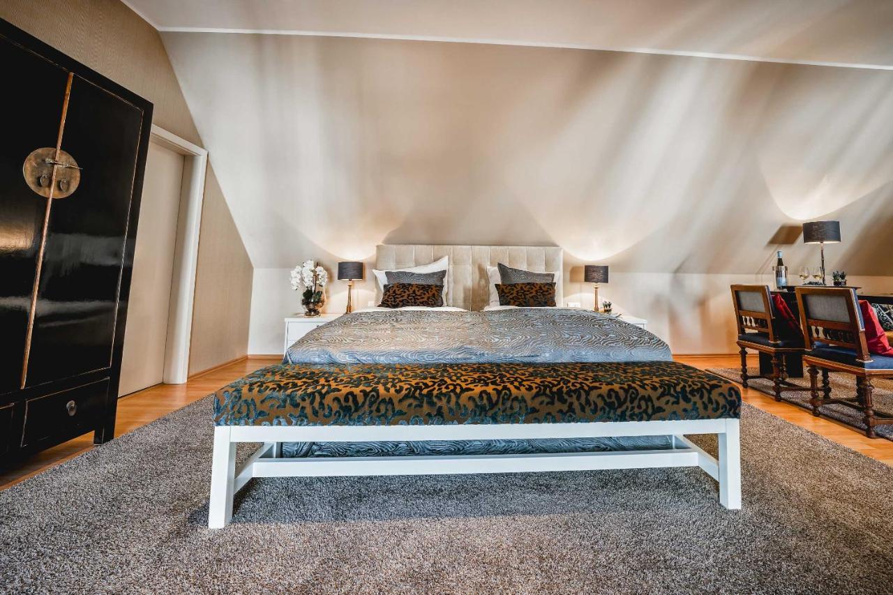 Residenz Weingut Schloss Reinhartshausen Bed and Breakfast Eltville am Rhein Buitenkant foto